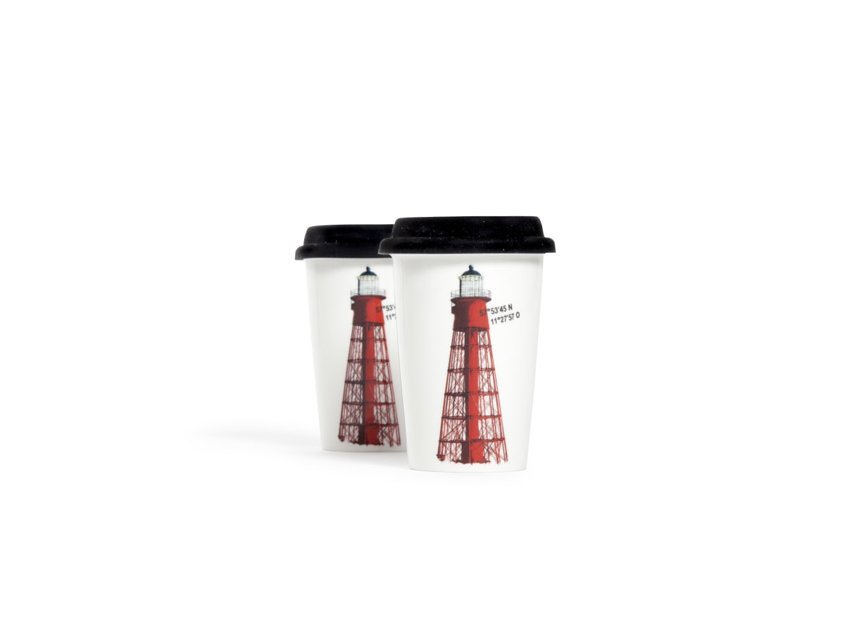 2-pack porslinsmuggar med silikonlock med motiv av fyren Pater Noster.