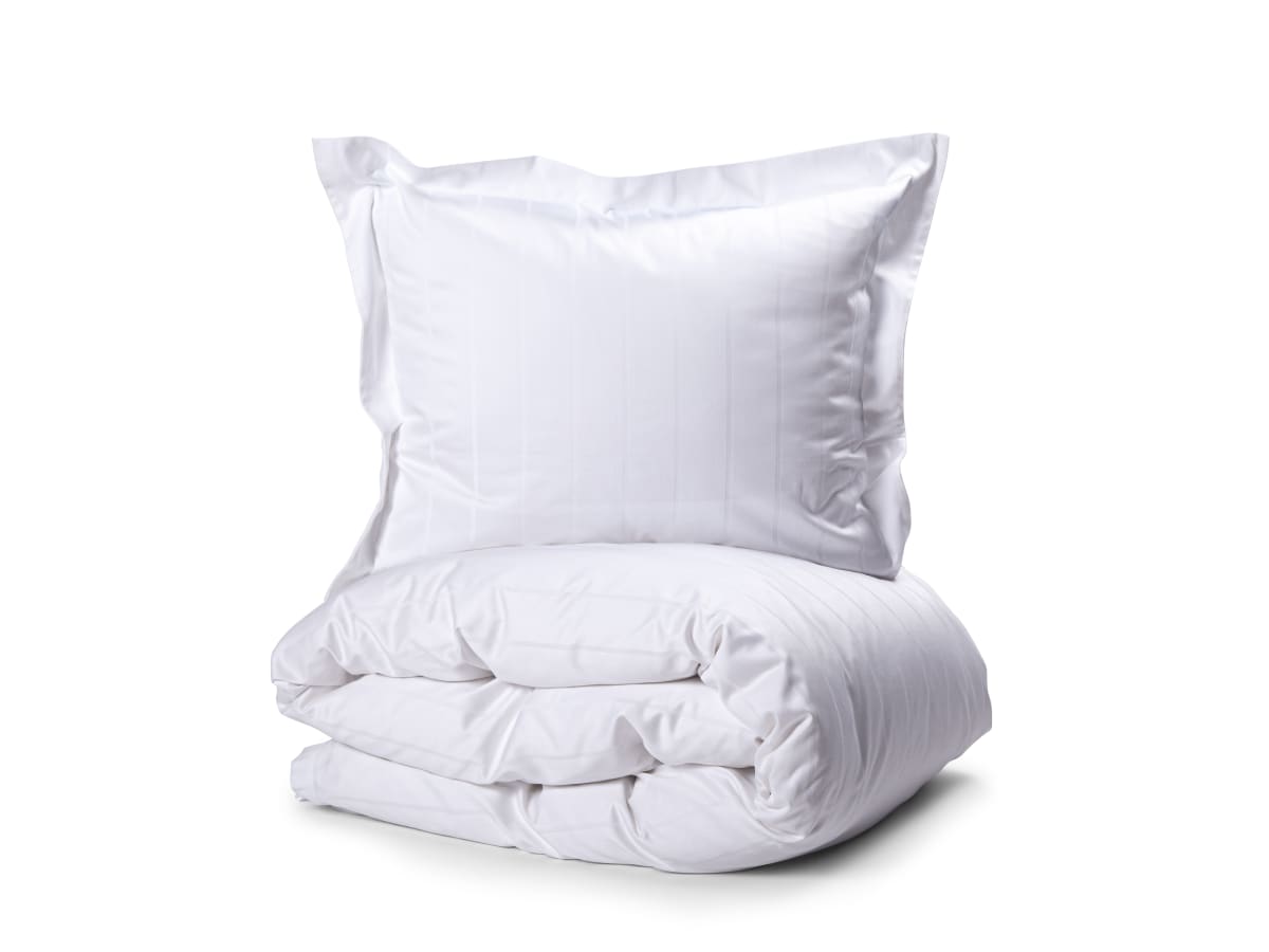 Liverpool Satin Vit 150x210