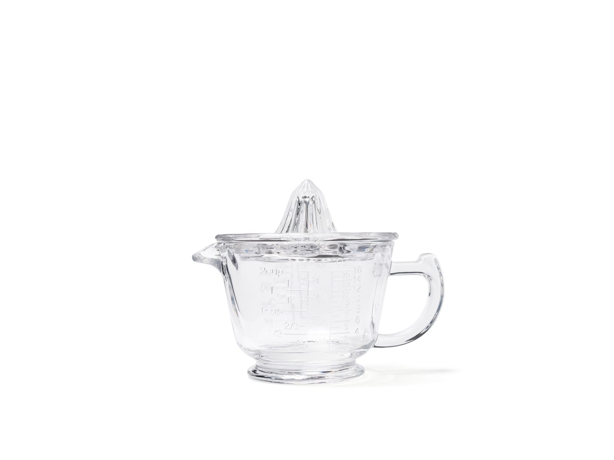 Juicer and measuring cup