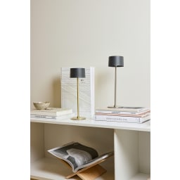 2. Nauro RCS återvunnen ABS bordslampa
