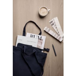 1. Hilo AWARE™ tote med dragkedja