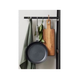 6. Skärbräda & Pepparkvarn 40 cm