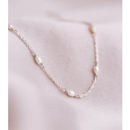 2. Treasure Multi Pearl Armband Silver