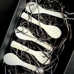 3. Arctic Silk Black Caviar 50 gram & Caviar Spoon Set