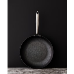2. Boussac stekpanna lättviktsgjutjärn 28 cm