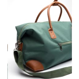 2. Regalo duffelbag