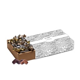 0. Låda med 500 gr choklad & logotyp