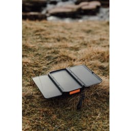 6. Nordic Drift Titan 10.000 mAh solcells-powerbank med 3 paneler