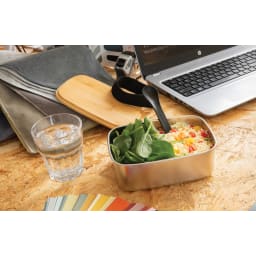 4. Stainless steel lunchlåda med bambulock och spork