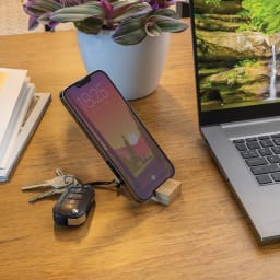 4. Standkey bambu nyckelring telefonstativ