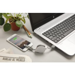 4. Utdragbar 3-i-1 kabel