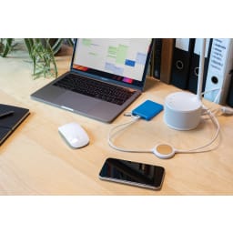 4. 3-i-1 kabel med 5W bambu trådlös laddare