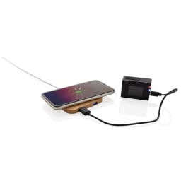 2. 5W trådlös laddare i bambu med USB