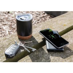 5. 10.000 mAh snabbladdande 10W trådlös powerbank med PD