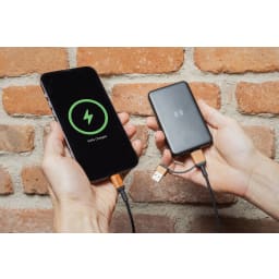 5. 5.000 mAh trådlös powerbank i RCS återvunnen plast