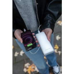 4. Urban Vitamin Pasadena 20.000 mAh 18W PD powerbank