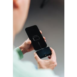 4. Urban Vitamin Los Angeles 20W PD powerbank i RCS plast