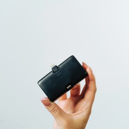 6. Urban Vitamin Los Angeles 20W PD powerbank i RCS plast