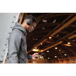5. Urban Vitamin Palo Alto hörlurar RCS rplast