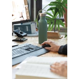 4. Modern rostfritt stål vattenflaska med bambulock