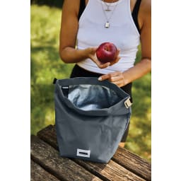 4. Black+Blum Lunchväska