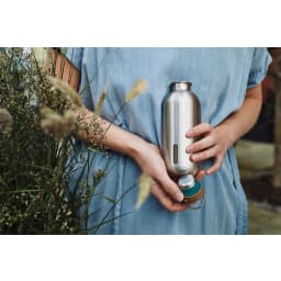 4. Black+Blum Vattenflaska i stål 600 ml