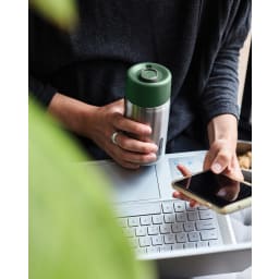 4. Black+Blum Isolerad läckagesäker resekopp i rostfritt stål