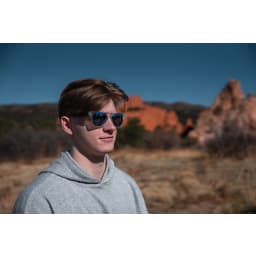 6. Gleam RCS solglasögon med återvunnen PC-spegellins