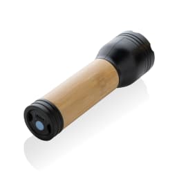 1. Lucid 3W ficklampa RCS certifierad återvunnen plast & bambu