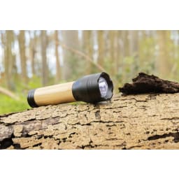 4. Lucid 3W ficklampa RCS certifierad återvunnen plast & bambu