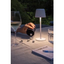 5. Zenic RCS återvunnen plast USB laddningsbar bordslampa