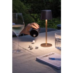 5. Zenic RCS återvunnen plast USB laddningsbar bordslampa