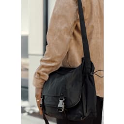 4. KENTO URBAN RCS återvunnen nylon 15.6" Axelväska