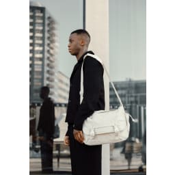 4. KENTO URBAN RCS återvunnen nylon 15.6" Axelväska