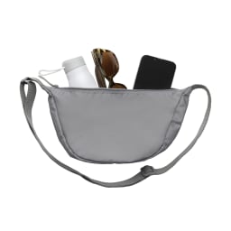 2. Crescent AWARE™ RPET Halvmåneformad crossbody-väska
