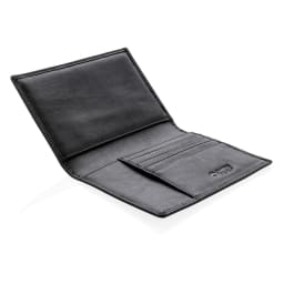2. Swiss Peak RFID anti-skimming passfodral