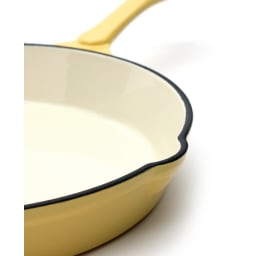 3. Stekpanna med höga kanter