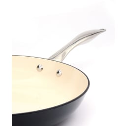 2. Hållbar stekpanna i gjutjärn