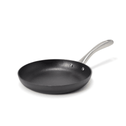 1. Tina Nordström Stekpanna i gjutjärn 24 cm