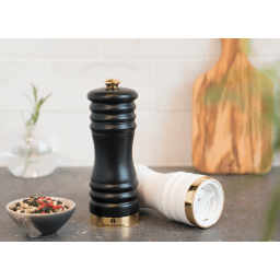 1. Set saltkvarn & pepparkvarn 15 cm, matt/guld