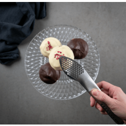 1. Serveringstång med sked 23 cm