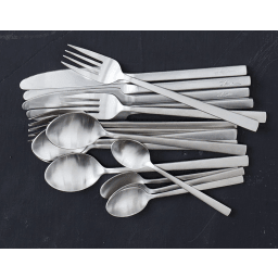 2. Bestickset 16 delar
