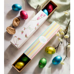 1. Easter Gift Box, 150 gr med inslagna ägg & logotyp