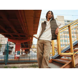 4. IQONIQ Meru herrväst i återvunnen polyester