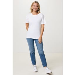 2. IQONIQ Yala t-shirt dam i återvunnen bomull