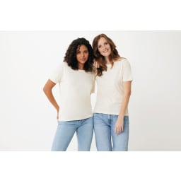 2. IQONIQ Yala t-shirt dam i återvunnen bomull
