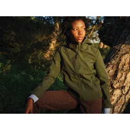 4. IQONIQ Makalu soft shell damjacka i återvunnen polyester