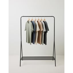 4. IQONIQ Manuel t-shirt i återvunnen ofärgad bomull