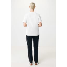 3. IQONIQ Kakadu relaxed t-shirt i återvunnen bomull