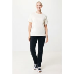 3. IQONIQ Kakadu relaxed t-shirt i återvunnen bomull